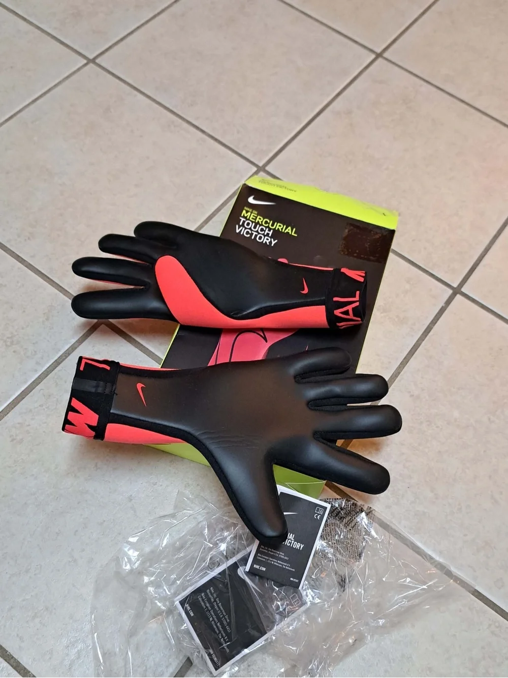 Nike GK Mercurial Touch Victory Goalkeeper Gloves - Size YOUTH Unisex sz 11